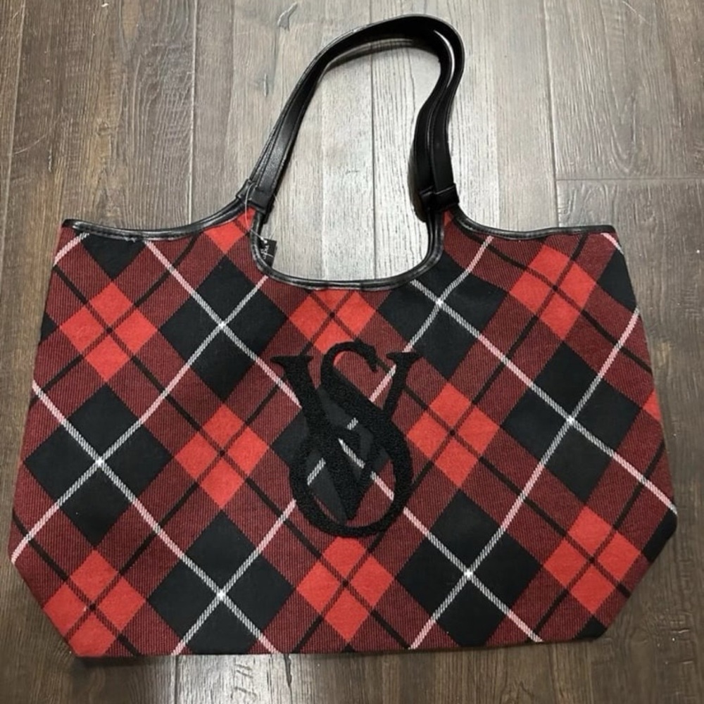NWT Victoria’s Secret Red and Black Diamond Plaid Tote Purse Bag Holiday Edition